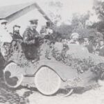 Foto preto e branco Peniche Antigo de Carnaval na Praça Jacob Rodrigues Pereira em 1908